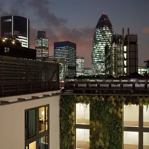 4* فندق دبل تري من فندق هيلتون - برج
